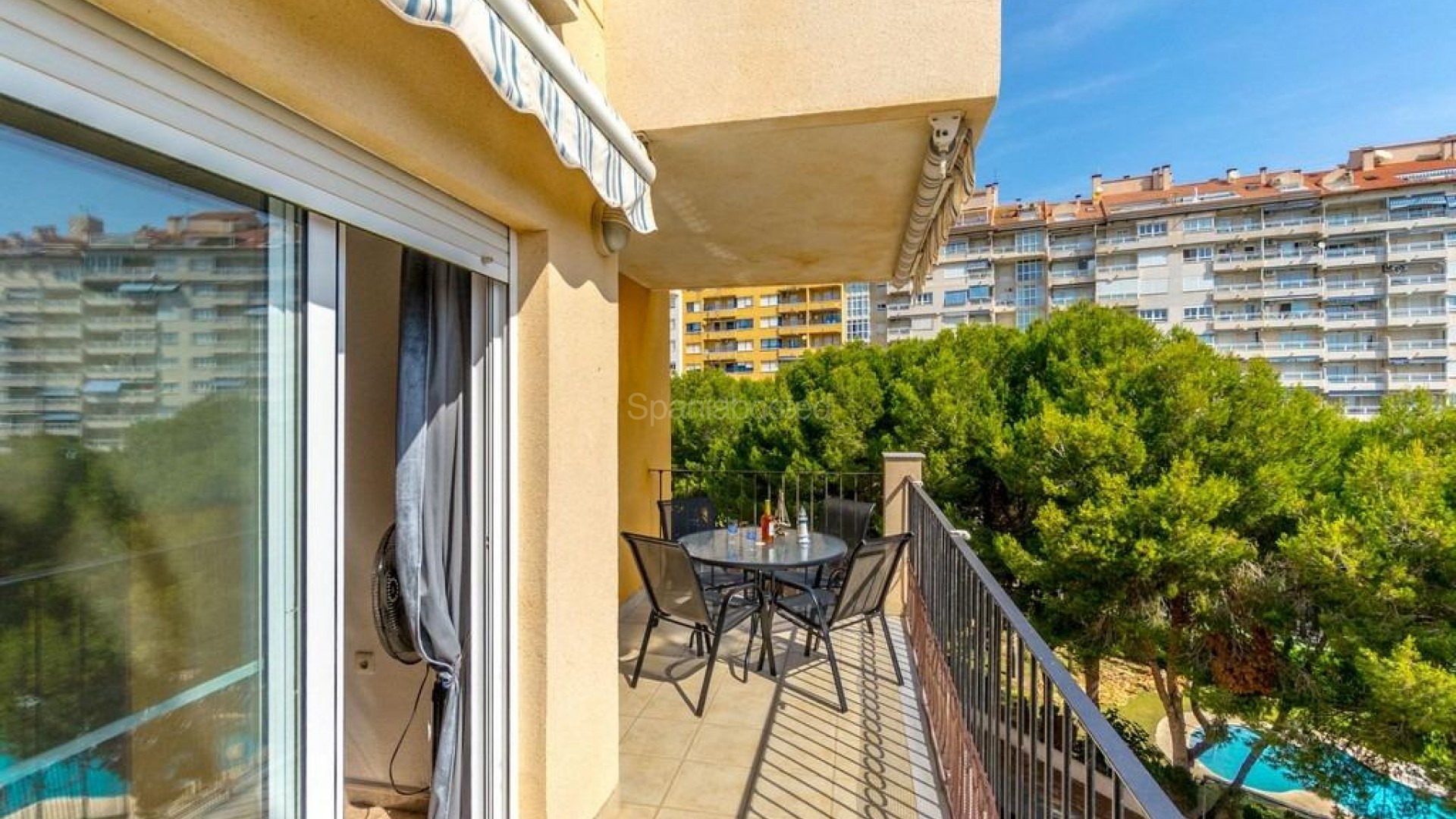 Resale - Apartment -
Orihuela Costa - Campoamor