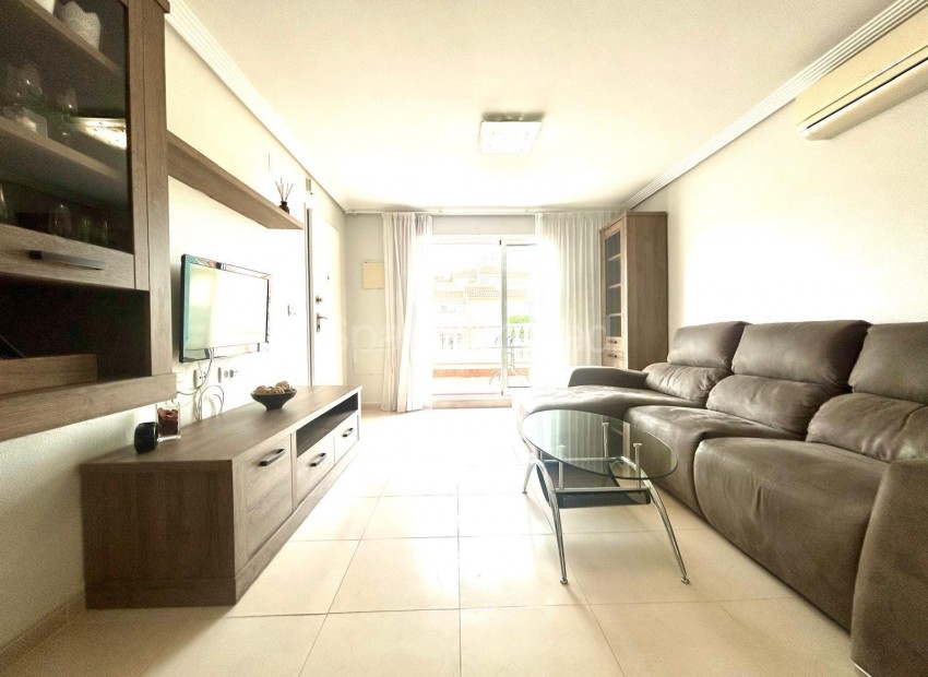 Resale - Apartment -
Orihuela Costa - La Zenia