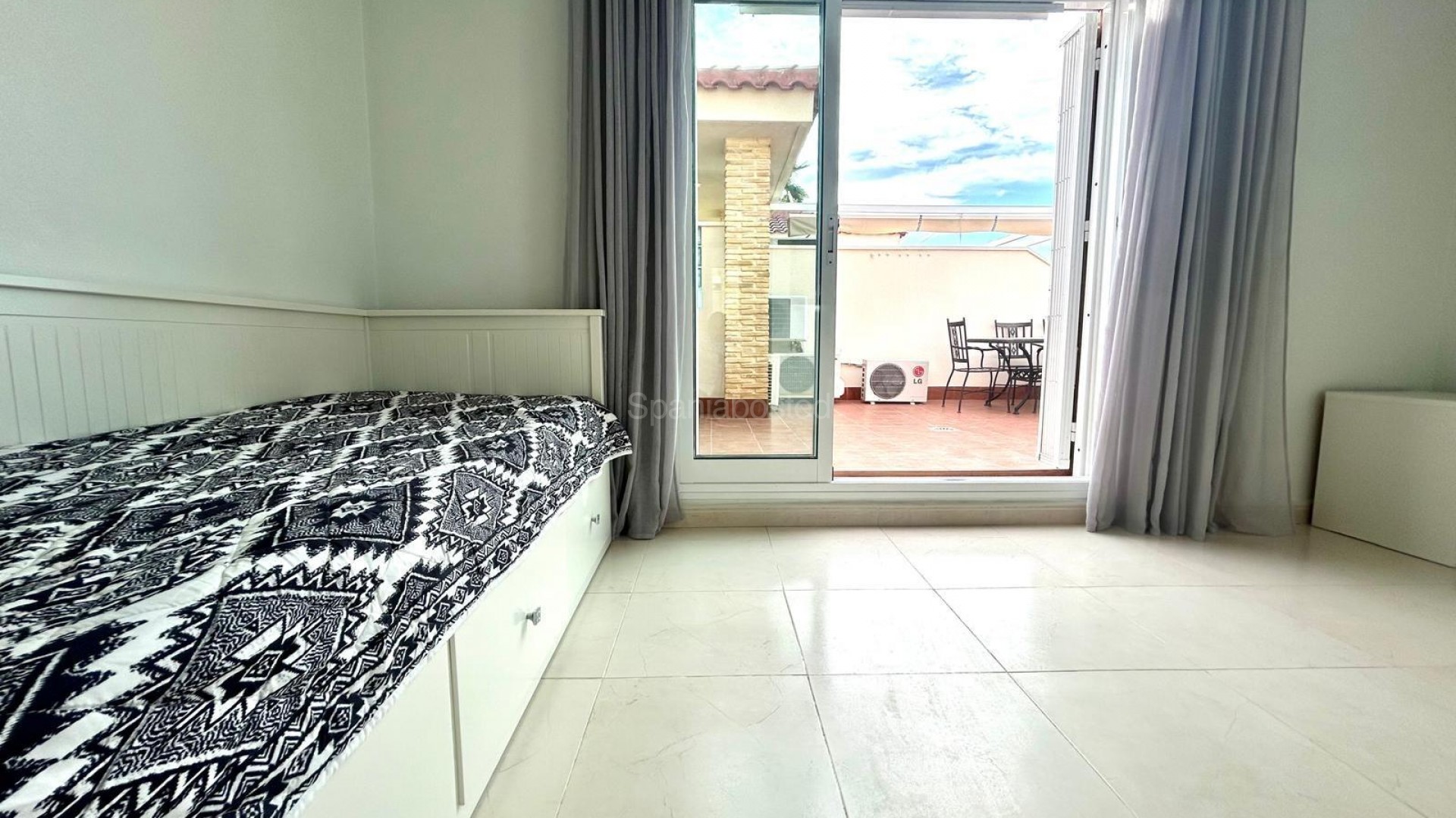 Resale - Apartment -
Orihuela Costa - La Zenia