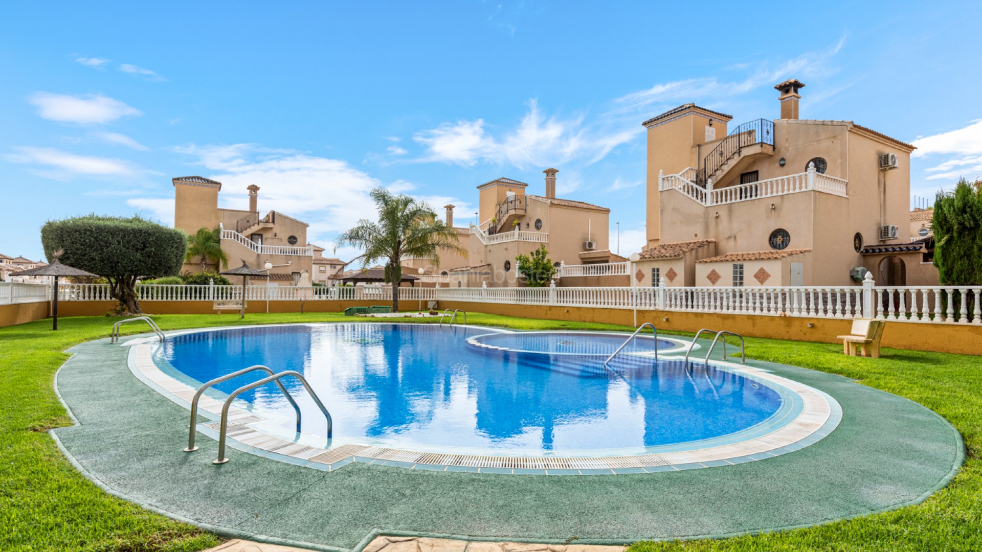 Resale - Apartment -
Orihuela Costa - Lomas de Cabo Roig