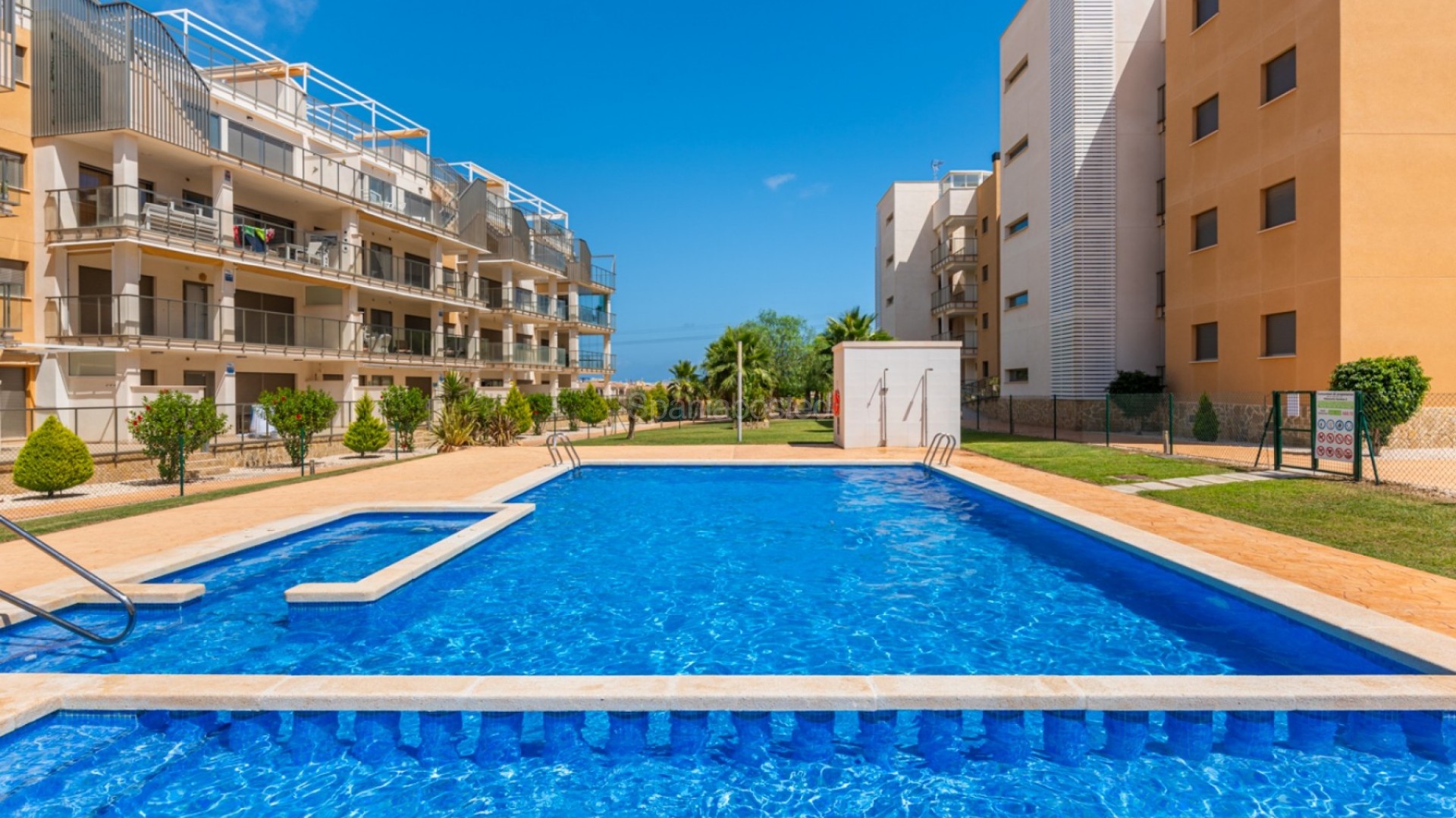 Resale - Apartment -
Orihuela Costa - Los Dolses