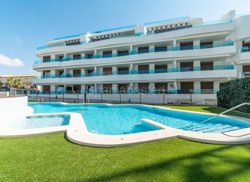 Resale - Apartment -
Orihuela Costa - Playa Flamenca