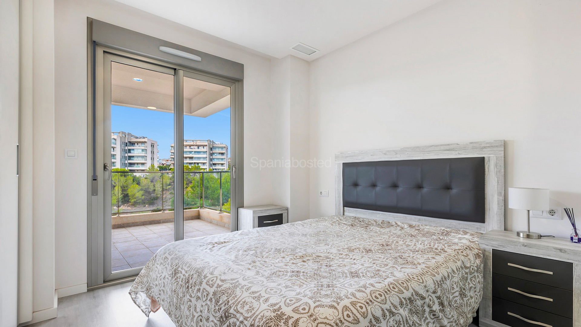 Resale - Apartment -
Orihuela Costa - Villamartin