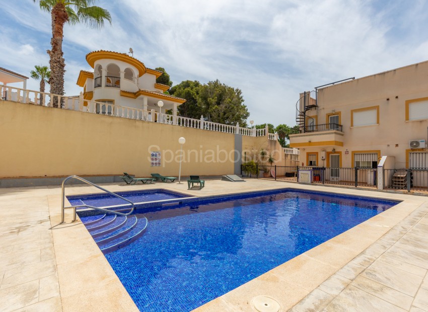 Resale - Apartment -
Orihuela - Villamartin