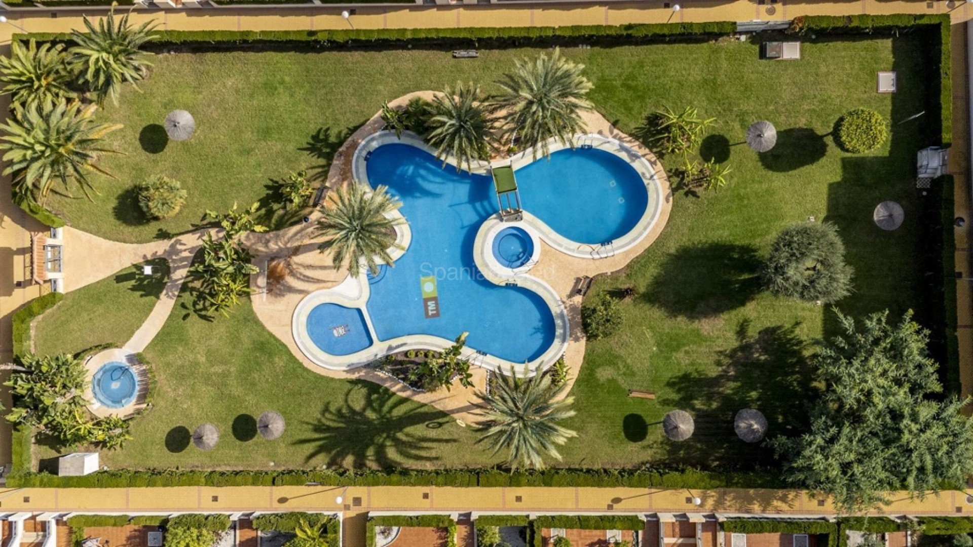 Resale - Apartment -
Playa Flamenca - Zeniamar