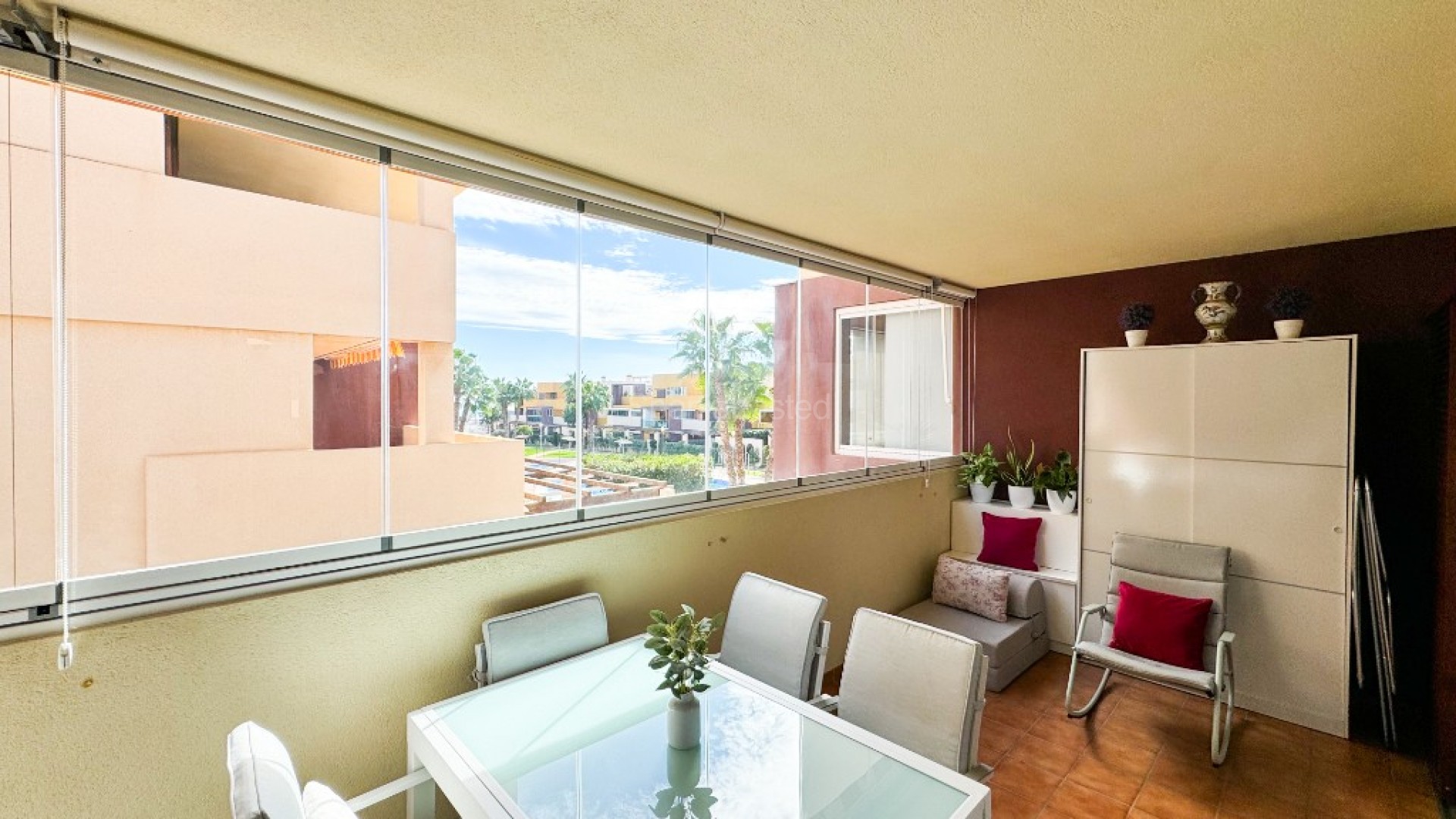 Resale - Apartment -
Playa Flamenca