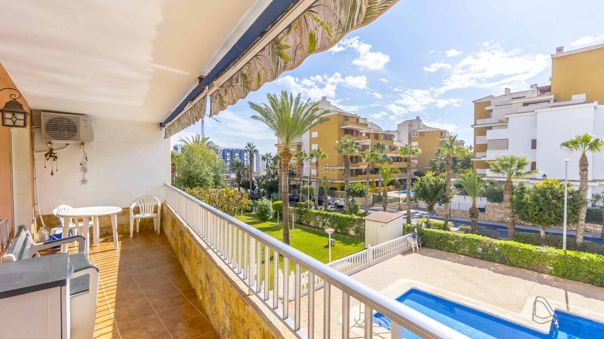 Resale - Apartment -
Punta Prima - El Acequión