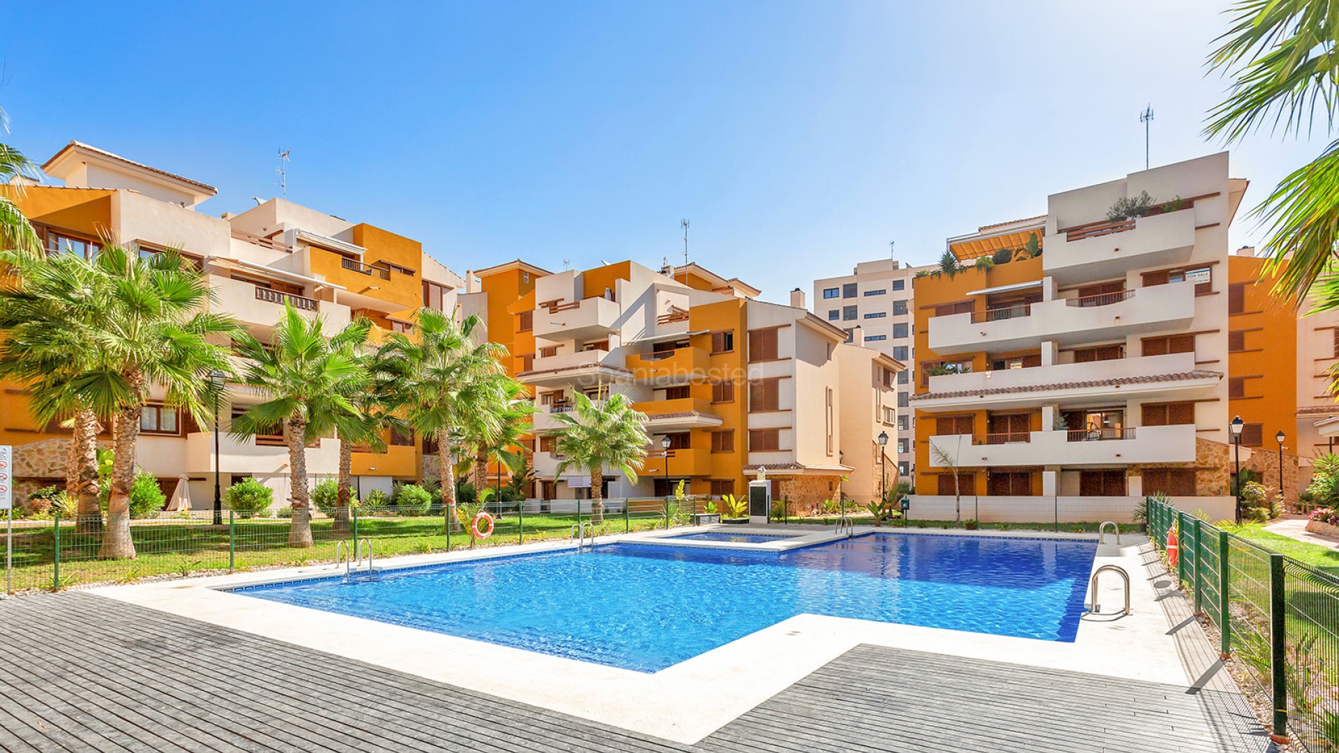 Resale - Apartment -
Punta Prima