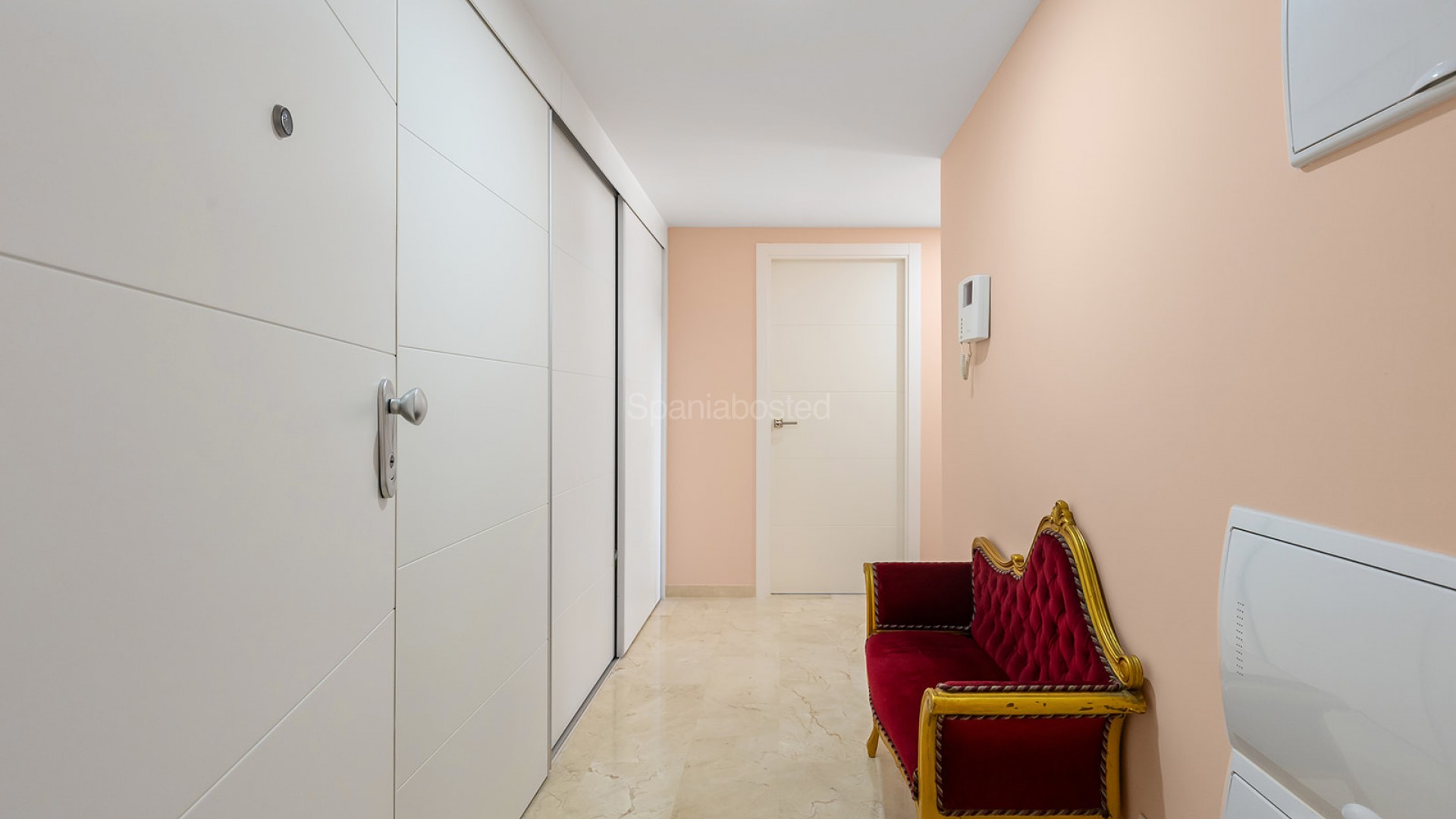 Resale - Apartment -
Punta Prima