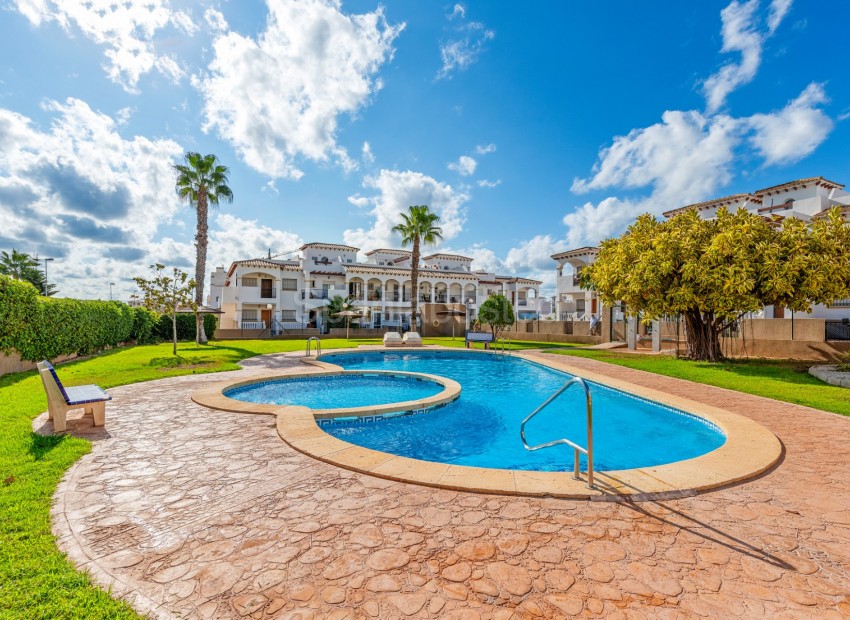 Resale - Apartment -
Punta Prima