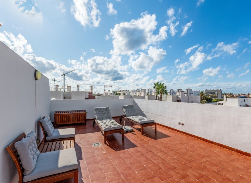 Resale - Apartment -
Punta Prima