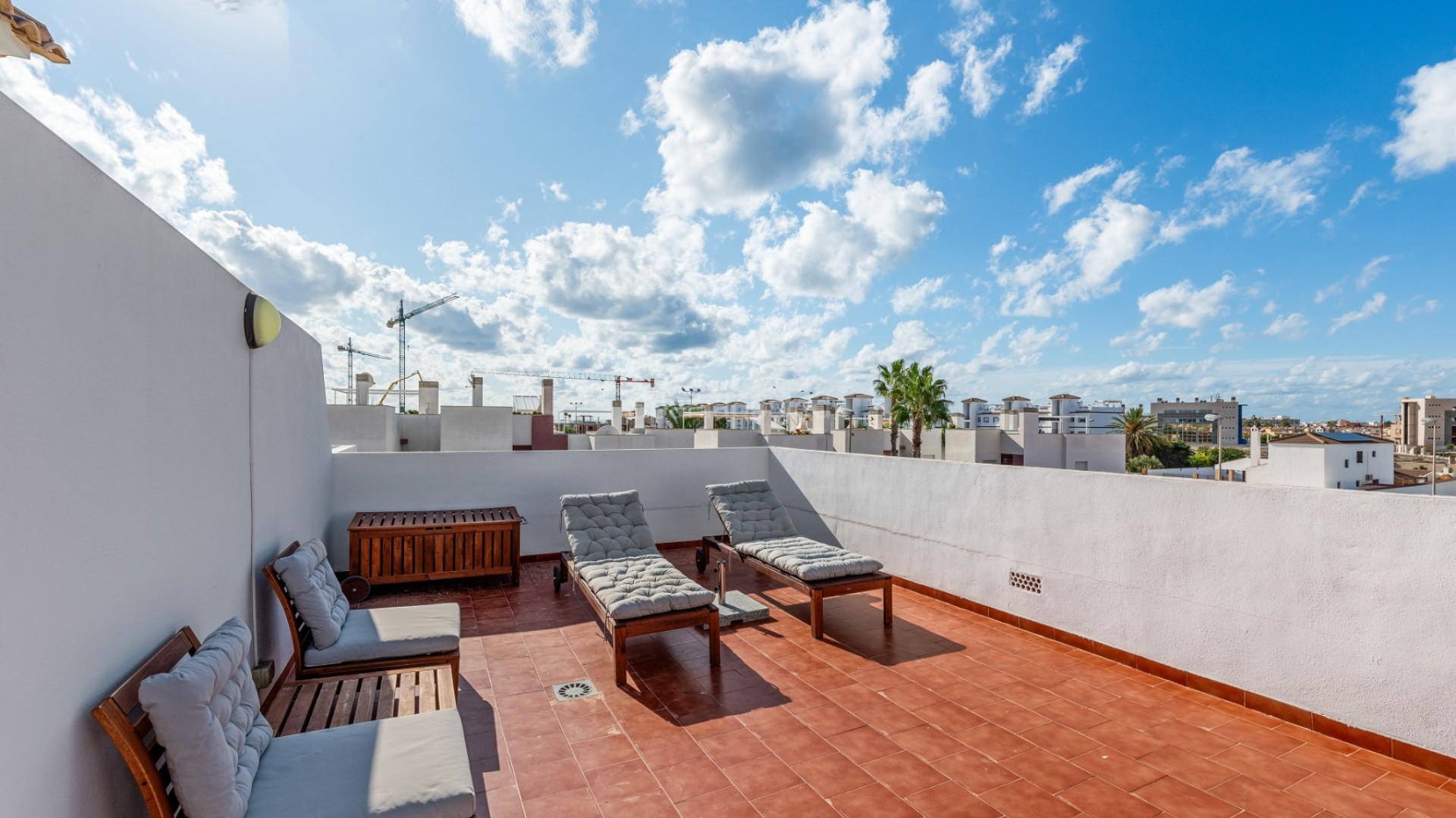 Resale - Apartment -
Punta Prima