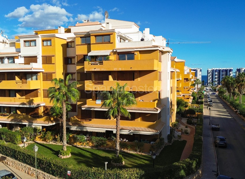 Resale - Apartment -
Punta Prima