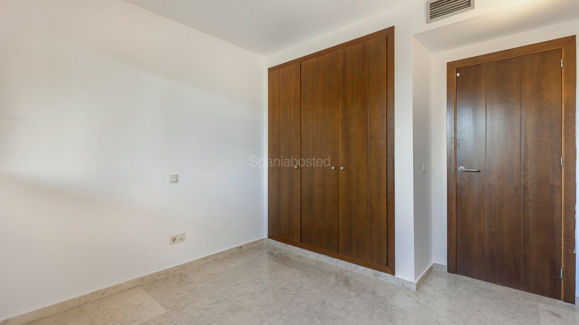 Resale - Apartment -
Punta Prima