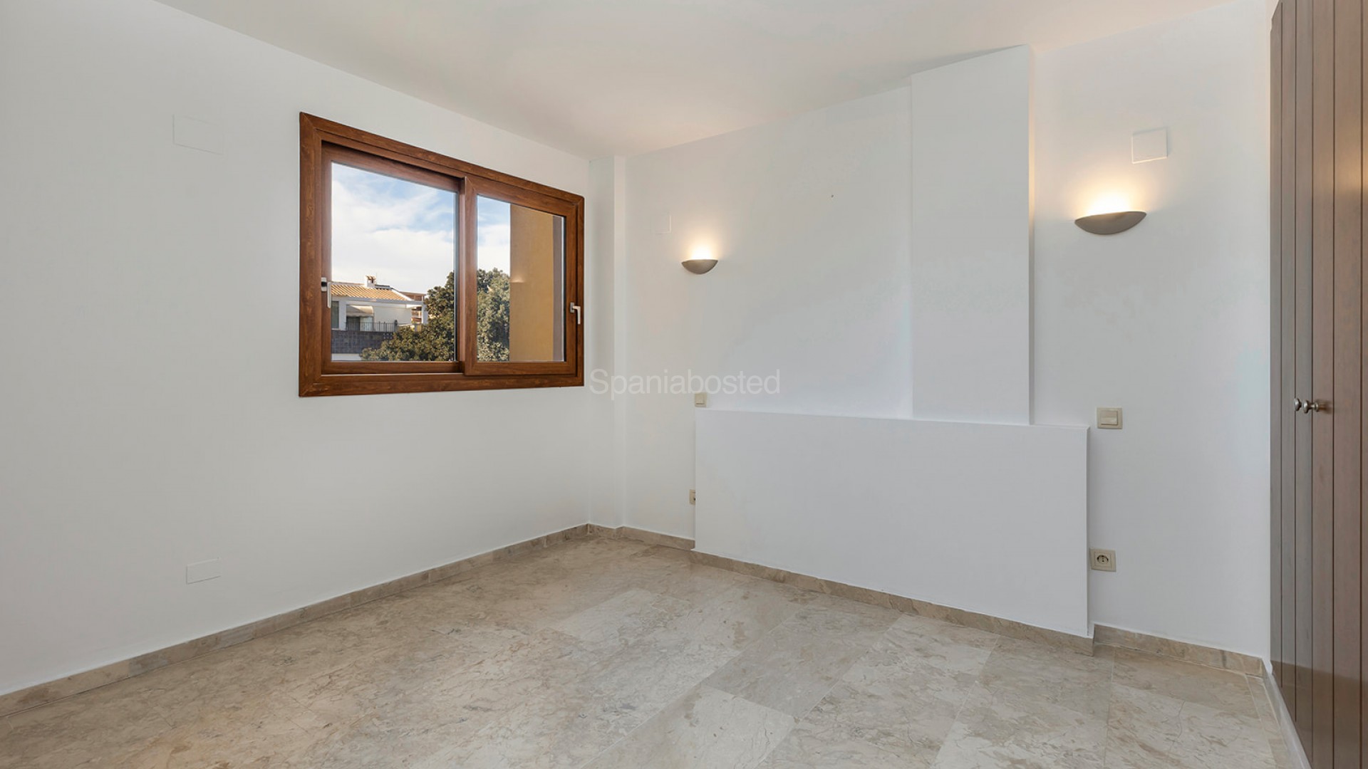 Resale - Apartment -
Punta Prima