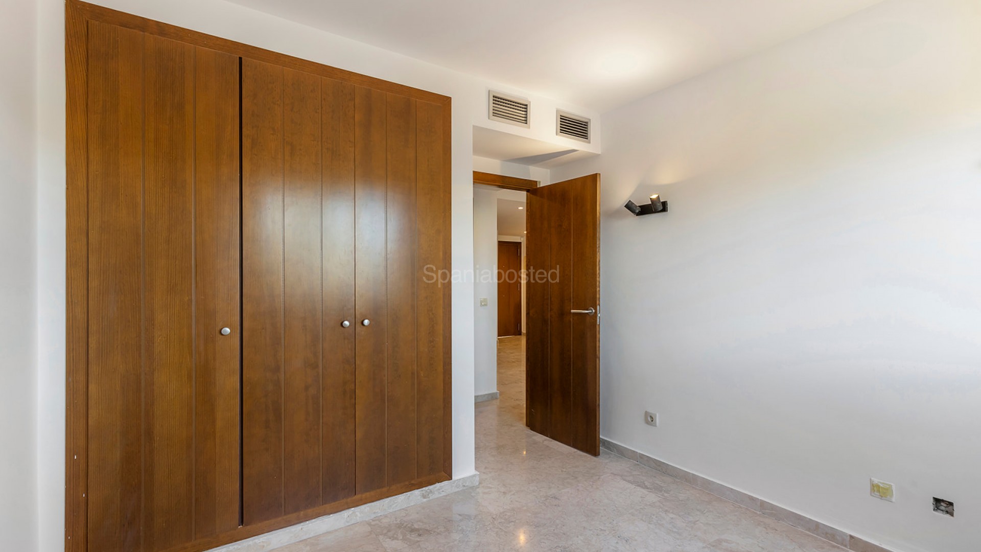 Resale - Apartment -
Punta Prima