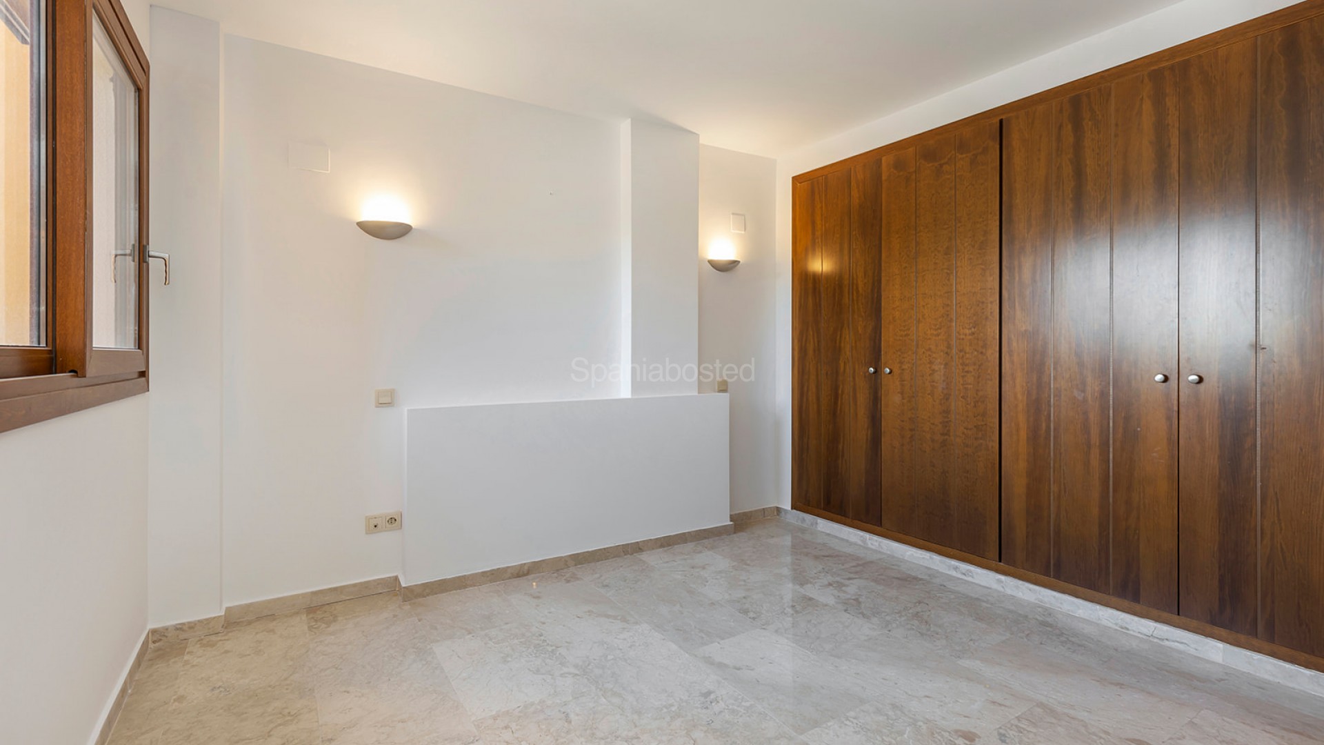 Resale - Apartment -
Punta Prima