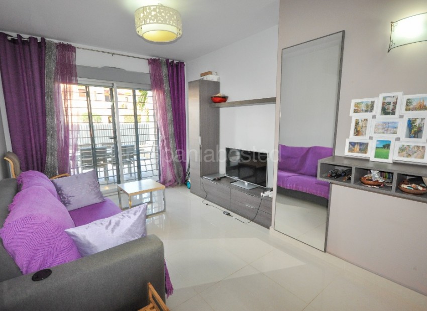 Resale - Apartment -
Punta Prima