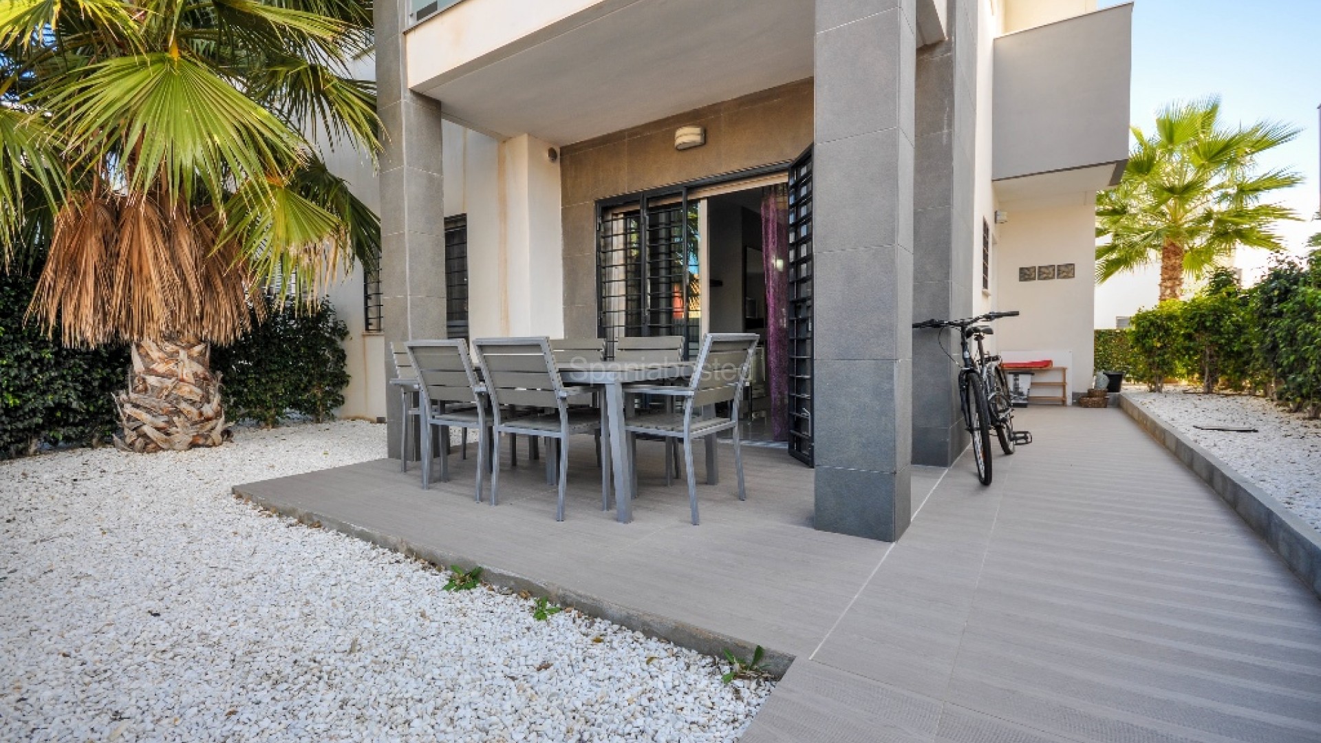 Resale - Apartment -
Punta Prima