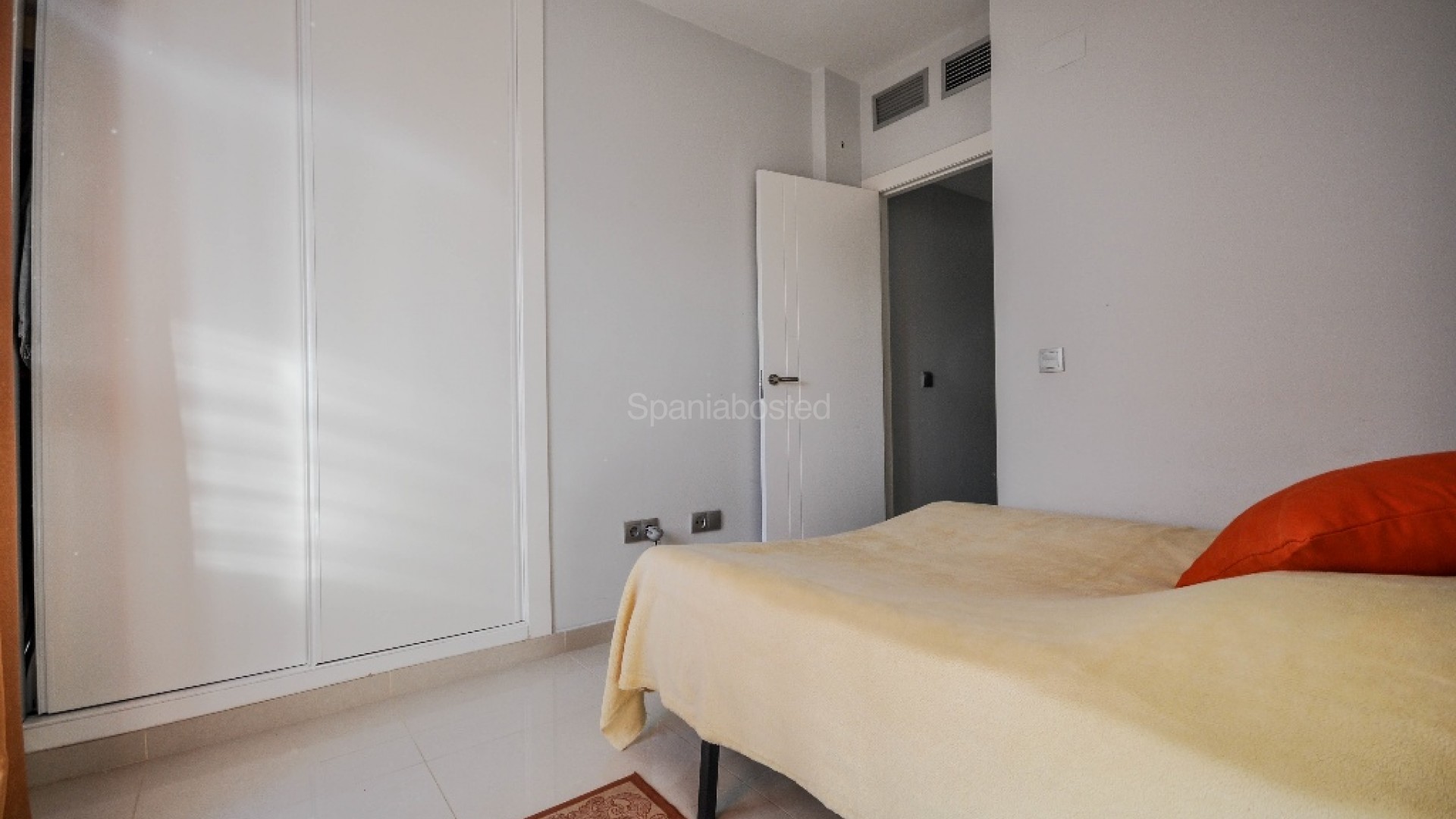 Resale - Apartment -
Punta Prima