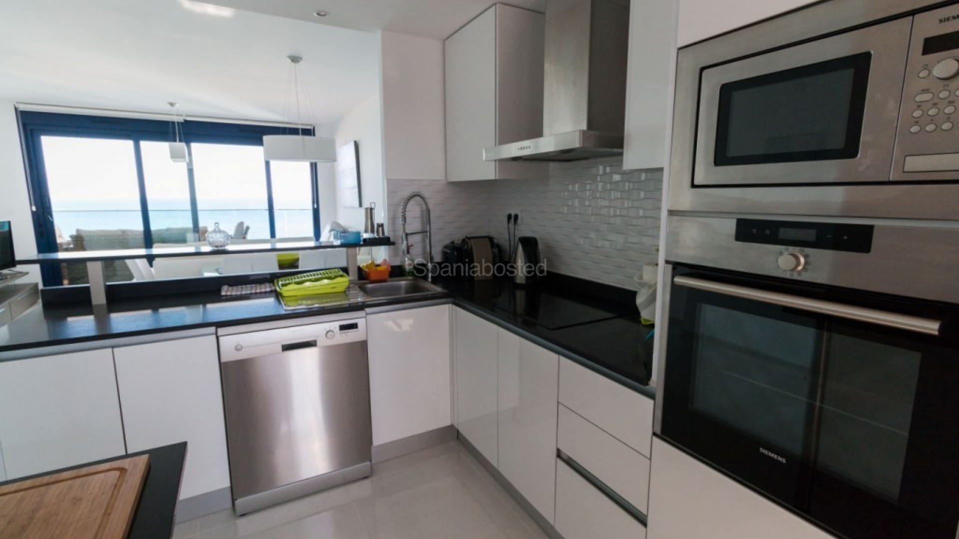 Resale - Apartment -
Punta Prima