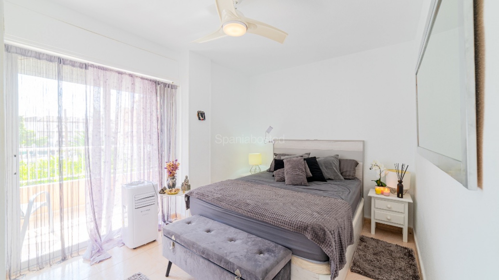 Resale - Apartment -
Punta Prima