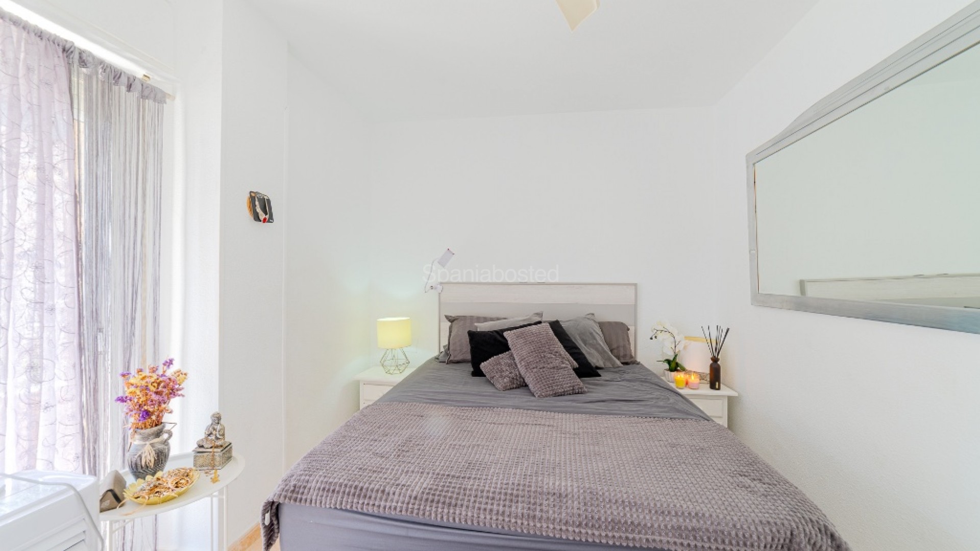 Resale - Apartment -
Punta Prima