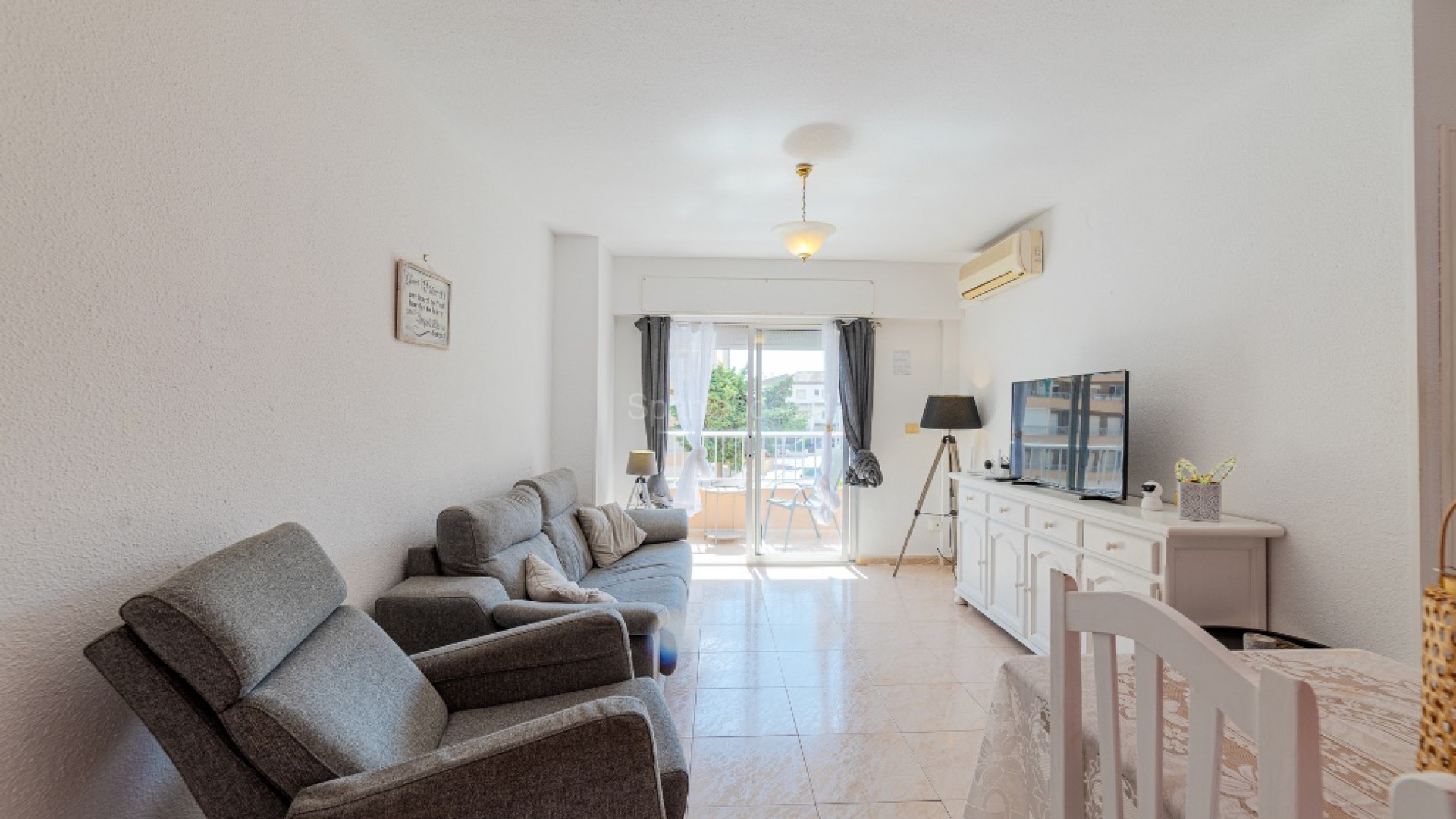 Resale - Apartment -
Punta Prima