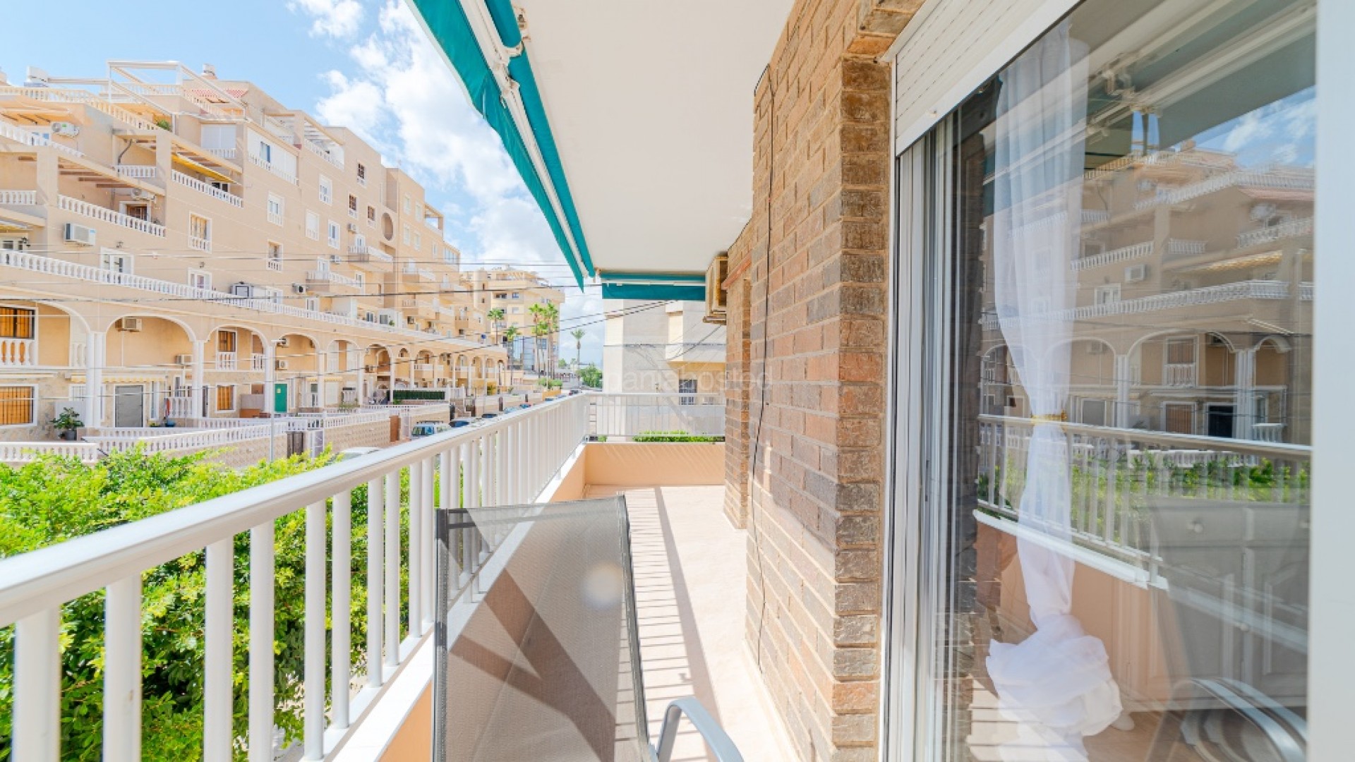 Resale - Apartment -
Punta Prima