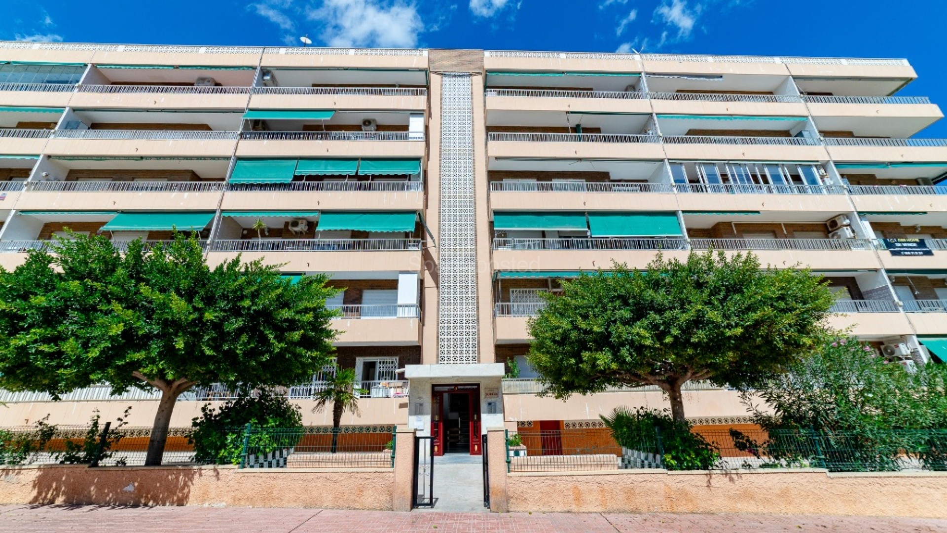 Resale - Apartment -
Punta Prima
