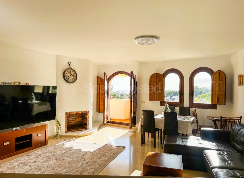 Resale - Apartment -
Punta Prima