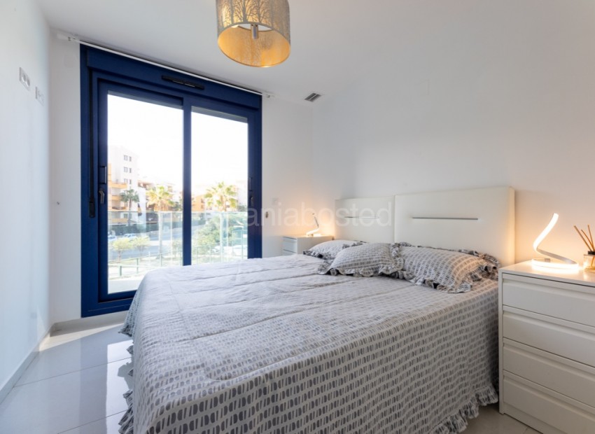 Resale - Apartment -
Punta Prima