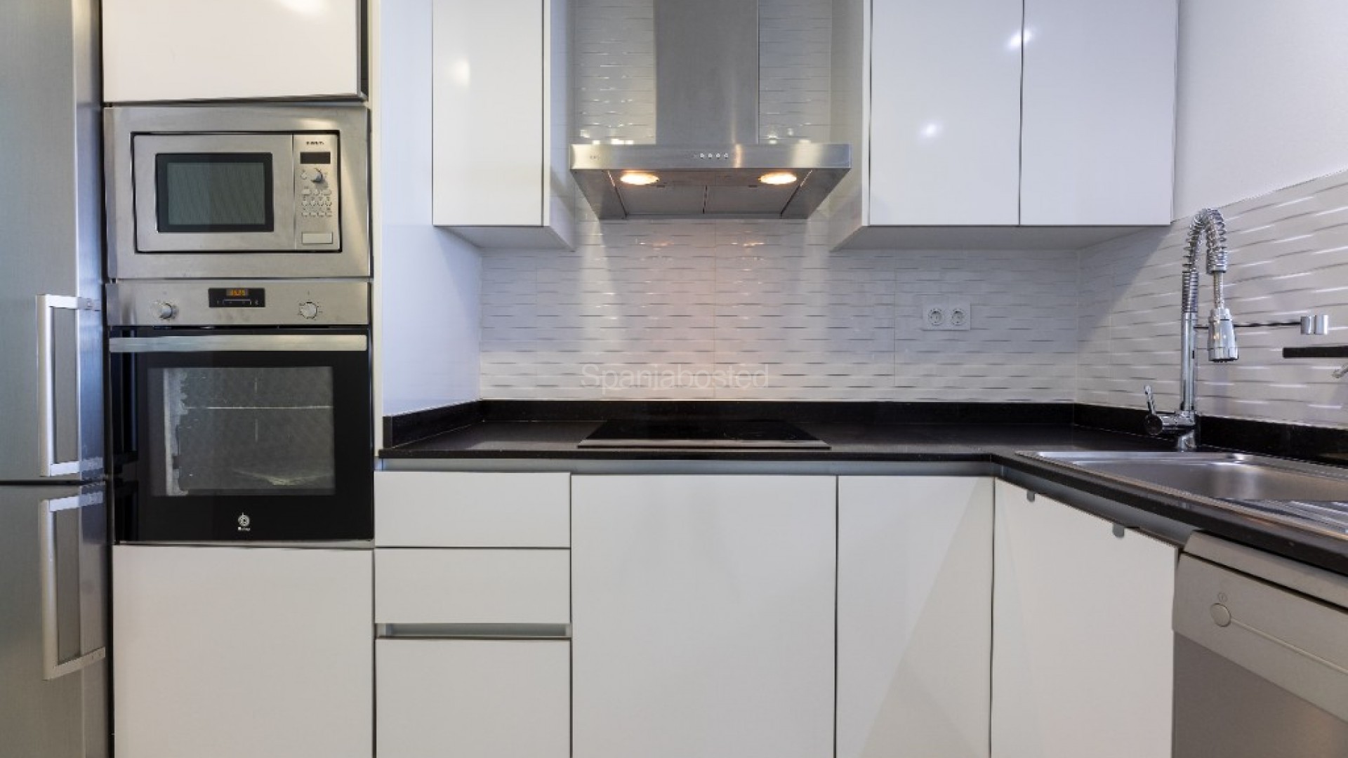 Resale - Apartment -
Punta Prima