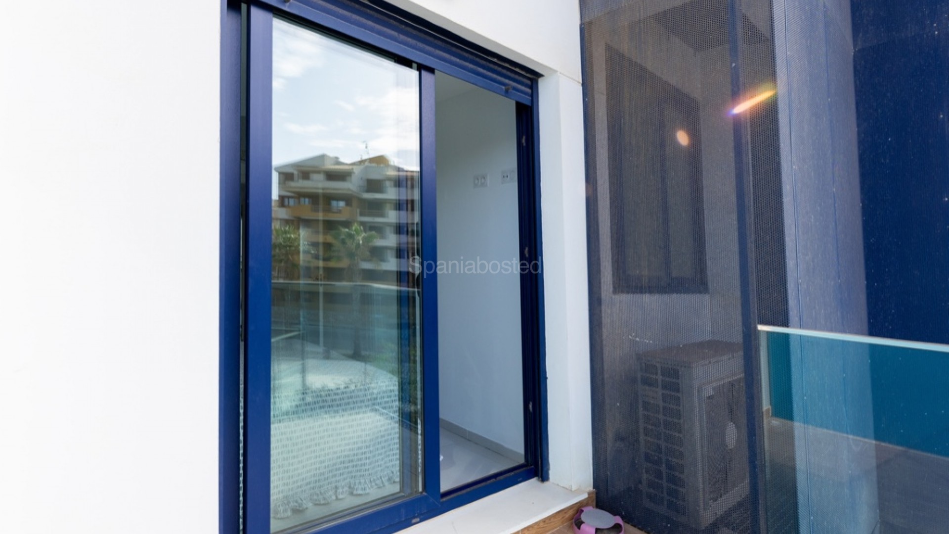 Resale - Apartment -
Punta Prima