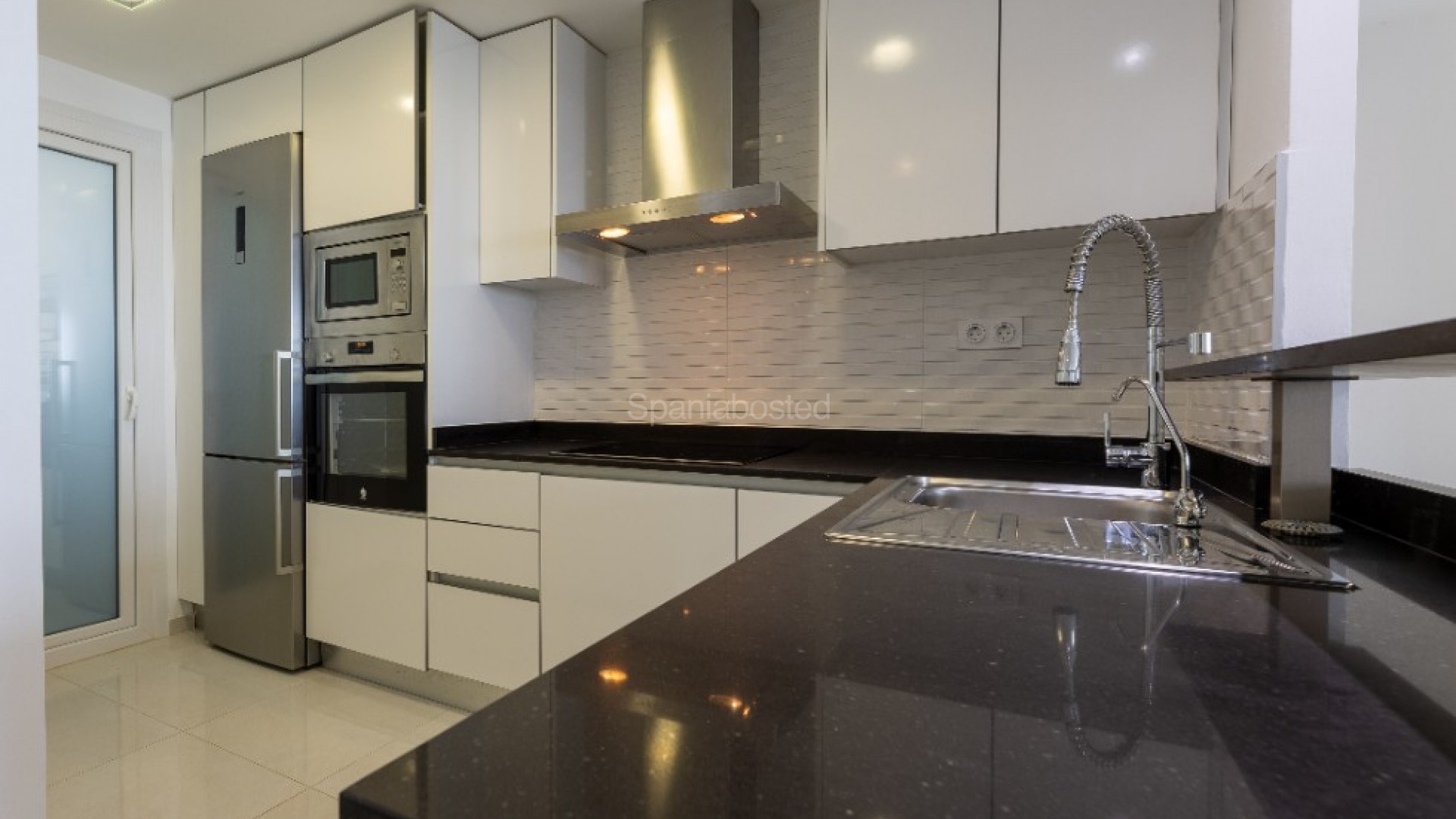 Resale - Apartment -
Punta Prima