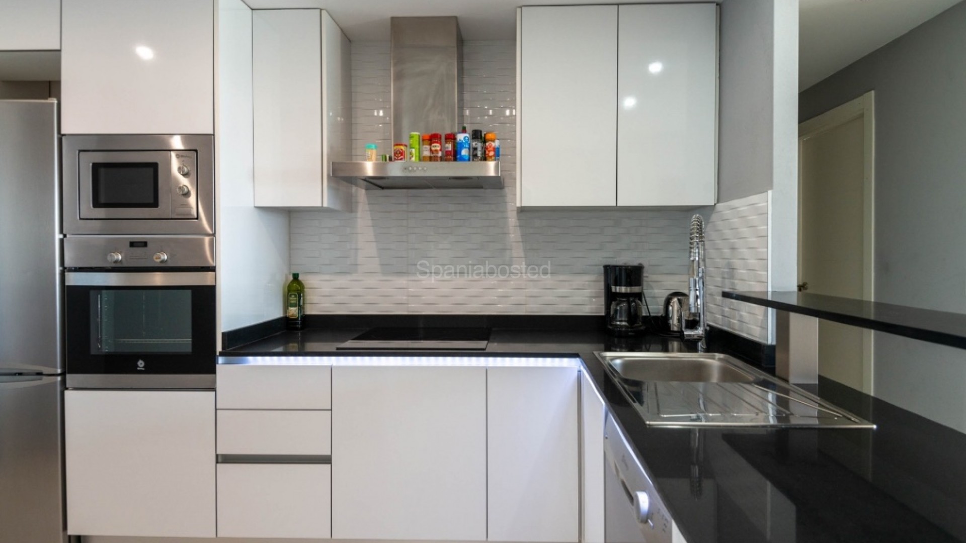 Resale - Apartment -
Punta Prima