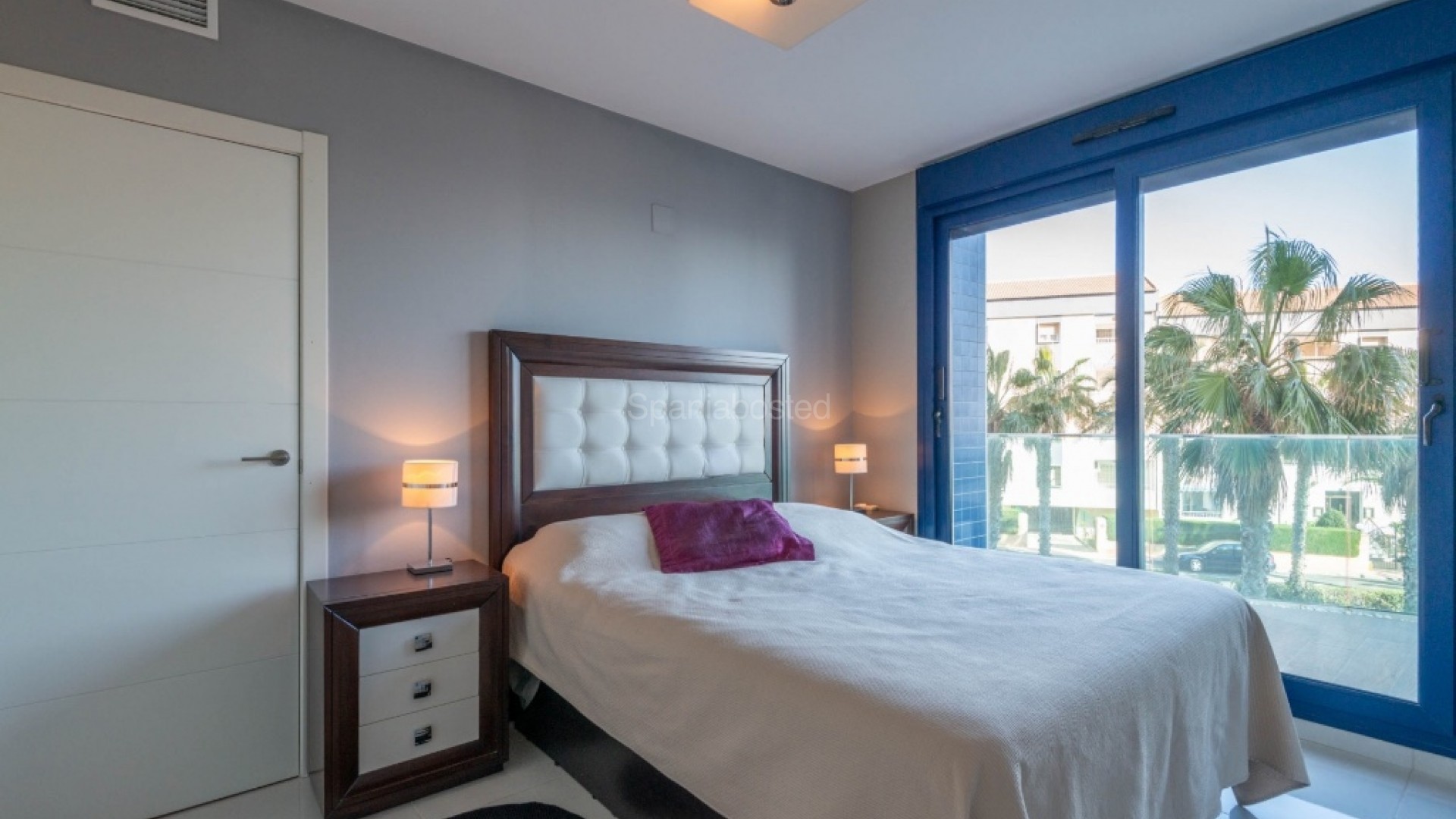 Resale - Apartment -
Punta Prima