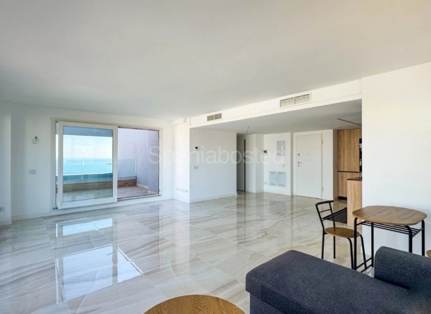 Resale - Apartment -
Punta Prima