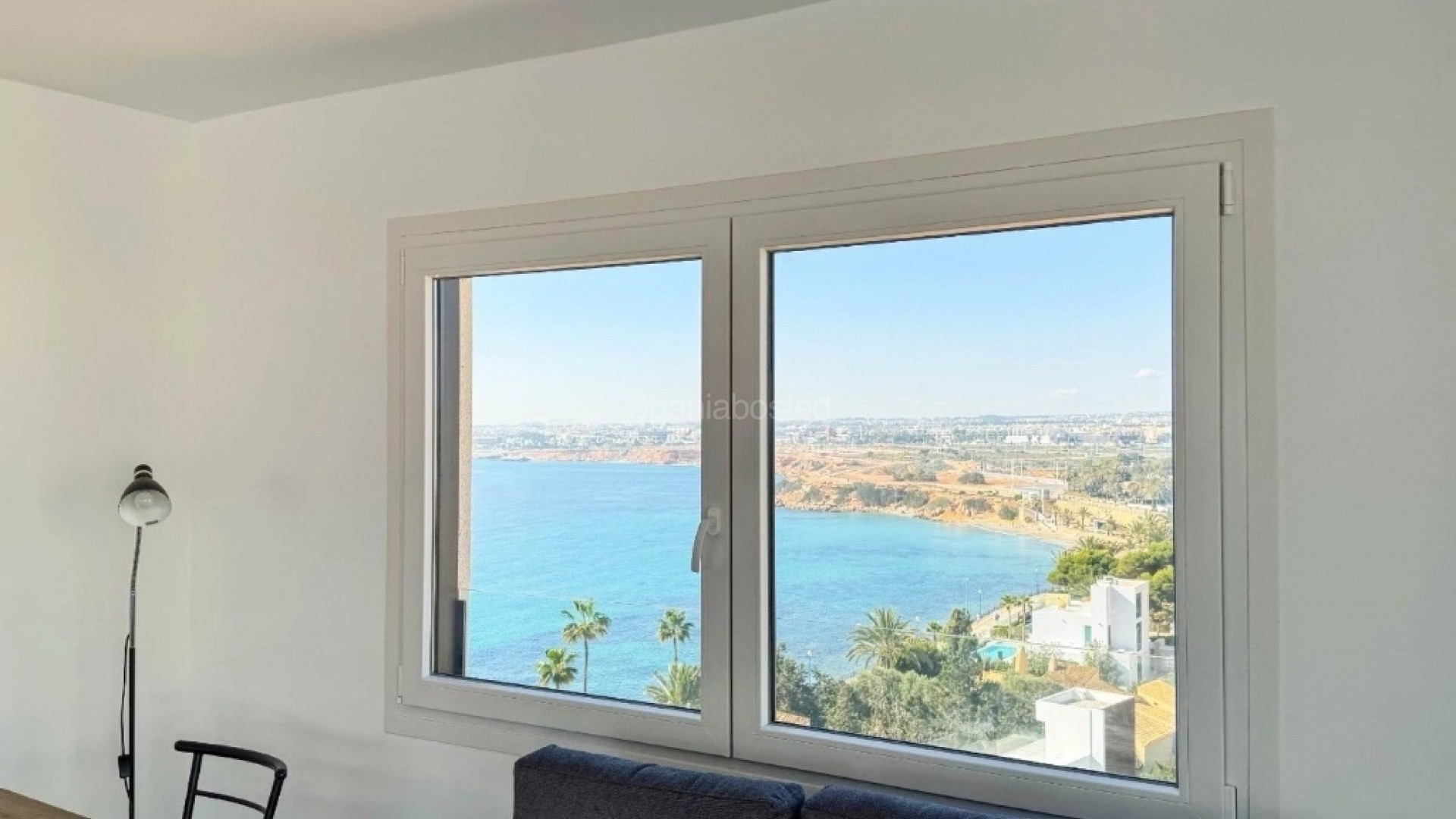 Resale - Apartment -
Punta Prima