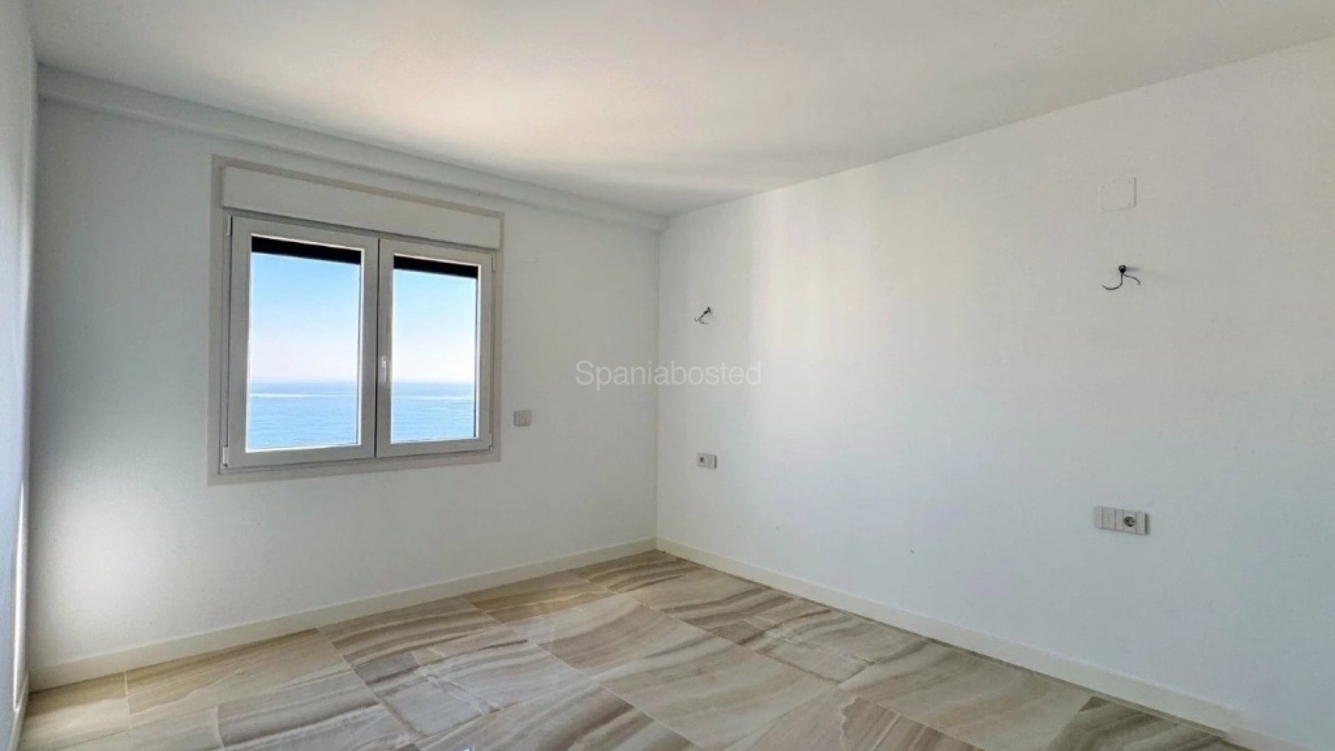 Resale - Apartment -
Punta Prima