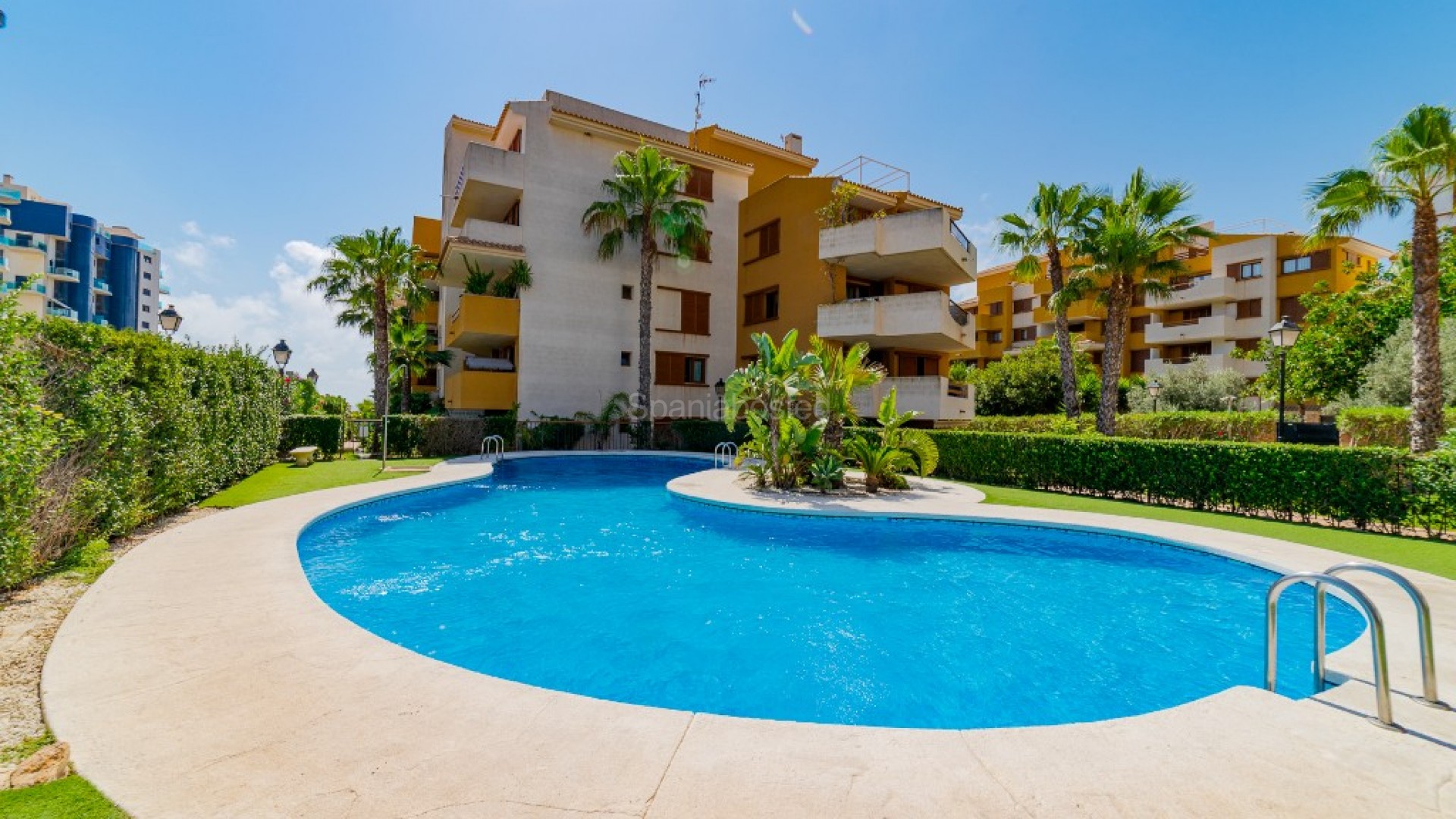 Resale - Apartment -
Punta Prima
