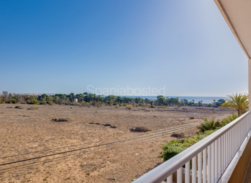 Resale - Apartment -
Punta Prima