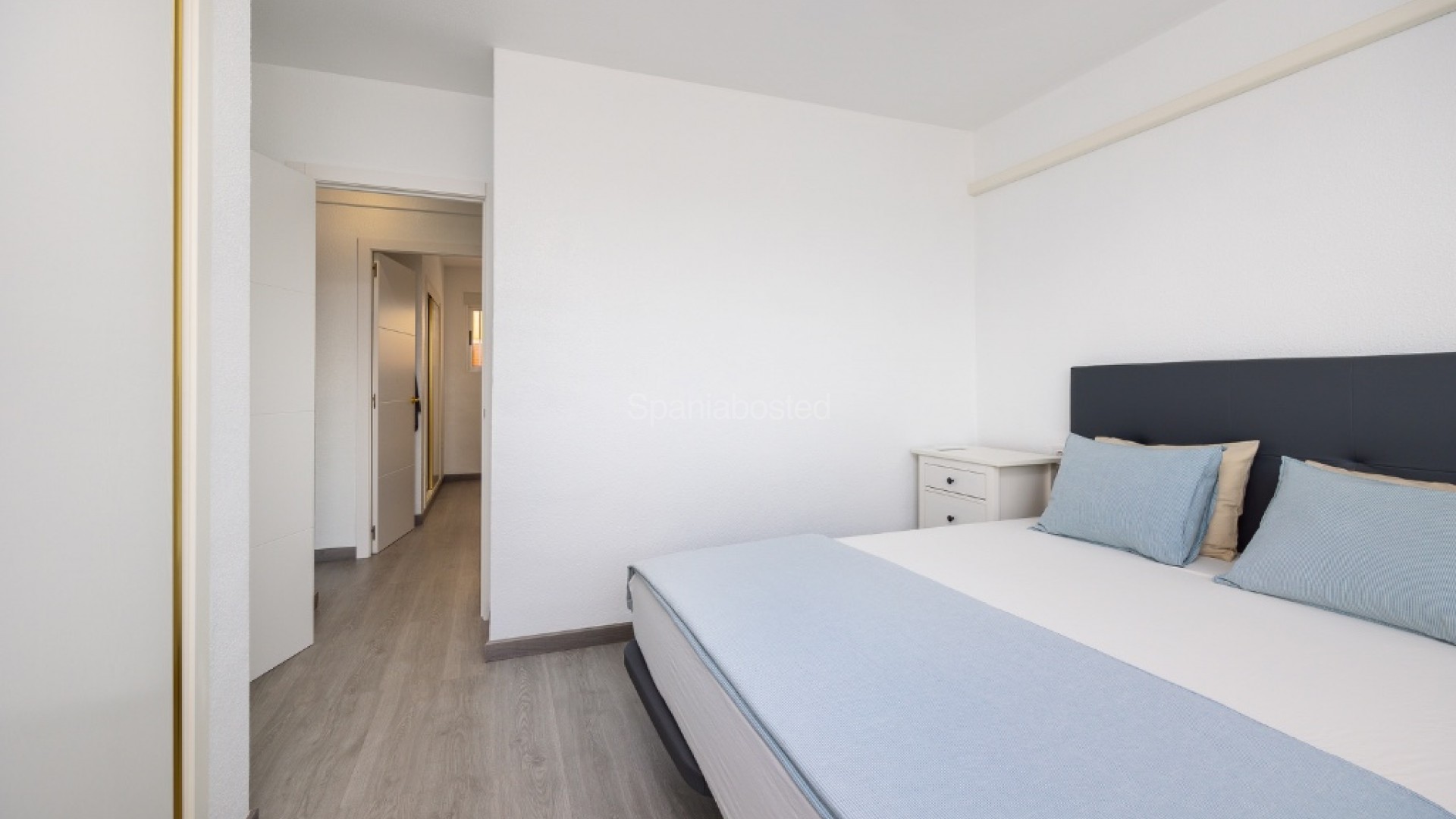 Resale - Apartment -
Punta Prima