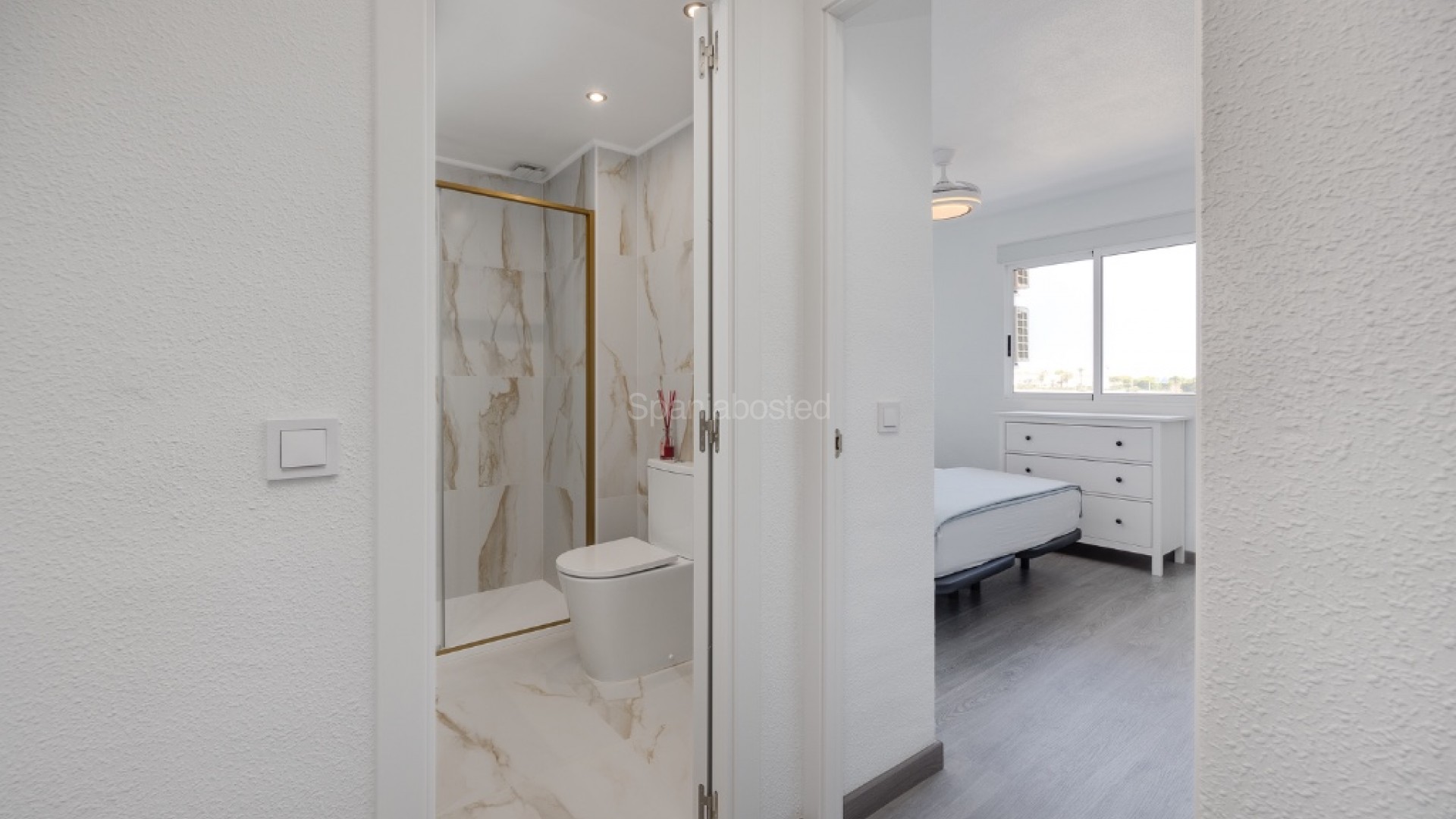 Resale - Apartment -
Punta Prima