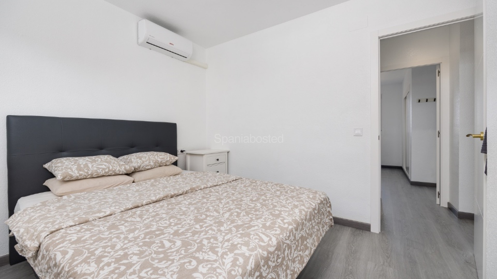 Resale - Apartment -
Punta Prima