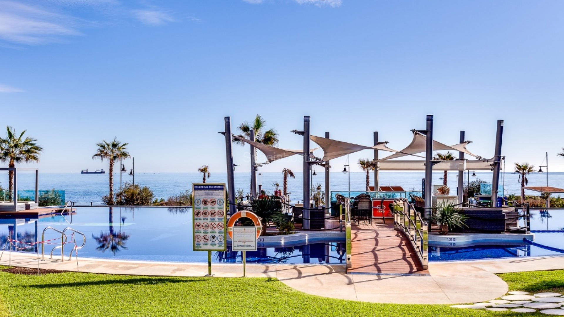 Resale - Apartment -
Punta Prima