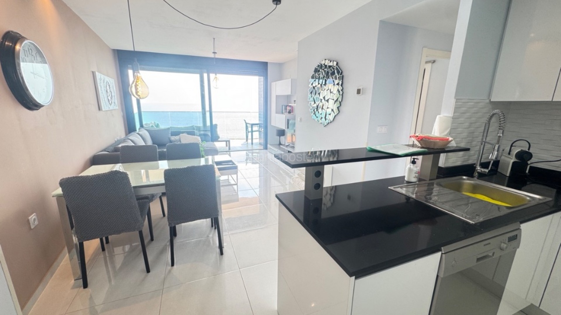 Resale - Apartment -
Punta Prima