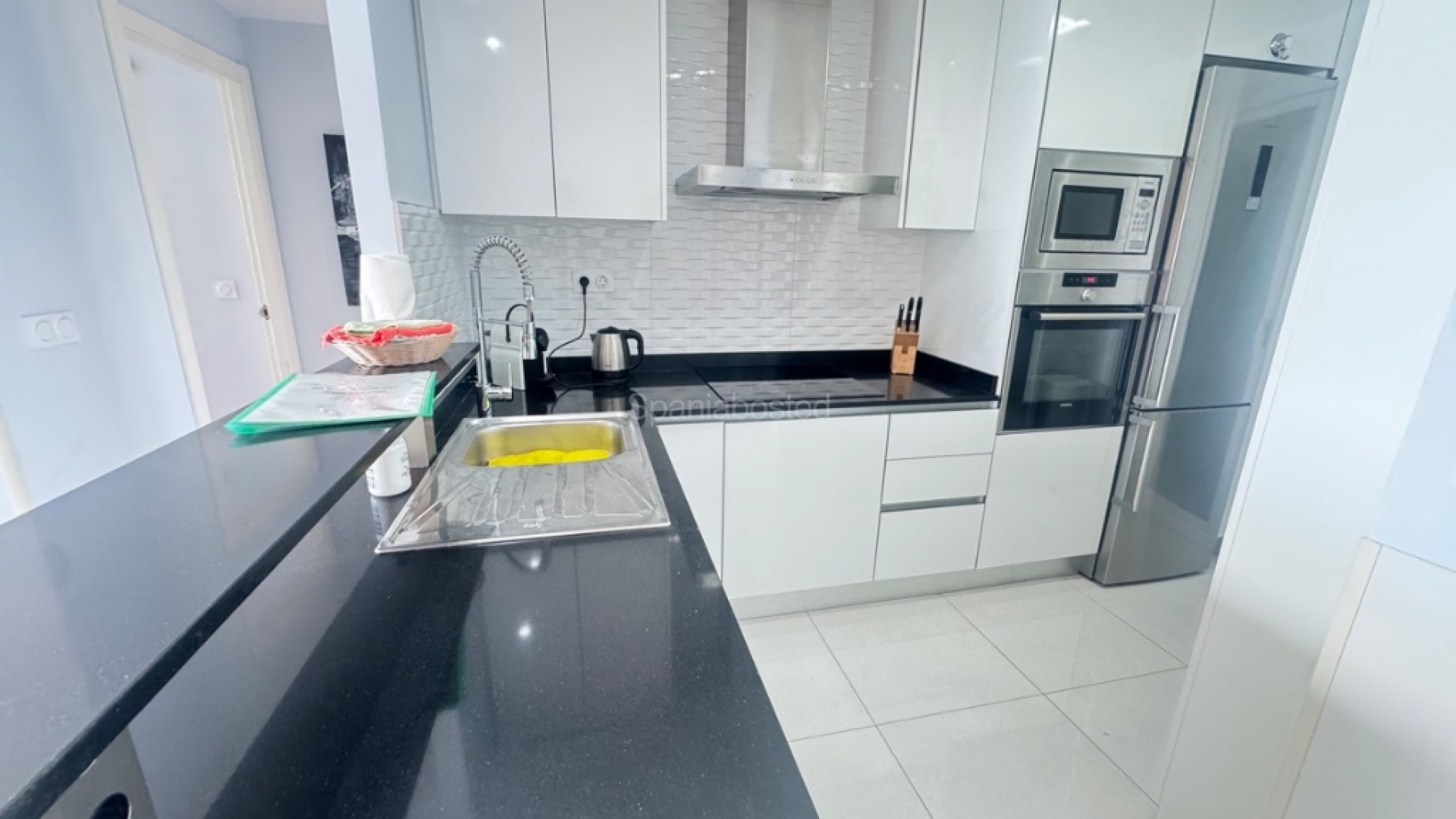 Resale - Apartment -
Punta Prima