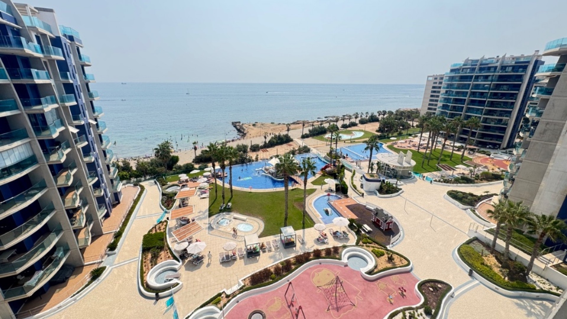 Resale - Apartment -
Punta Prima