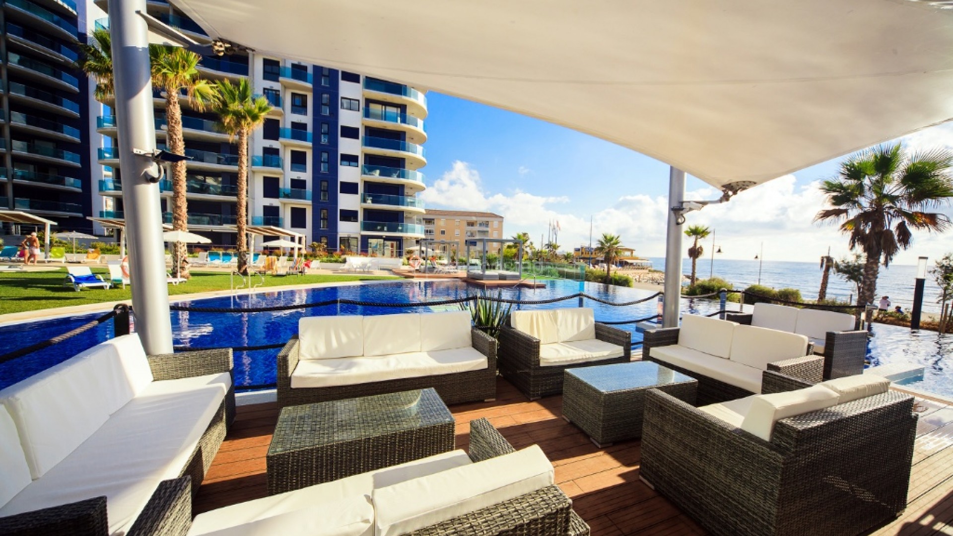 Resale - Apartment -
Punta Prima